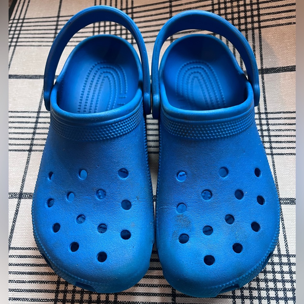 Crocs Used condition but lots of life left! 
Size Men8/Women10